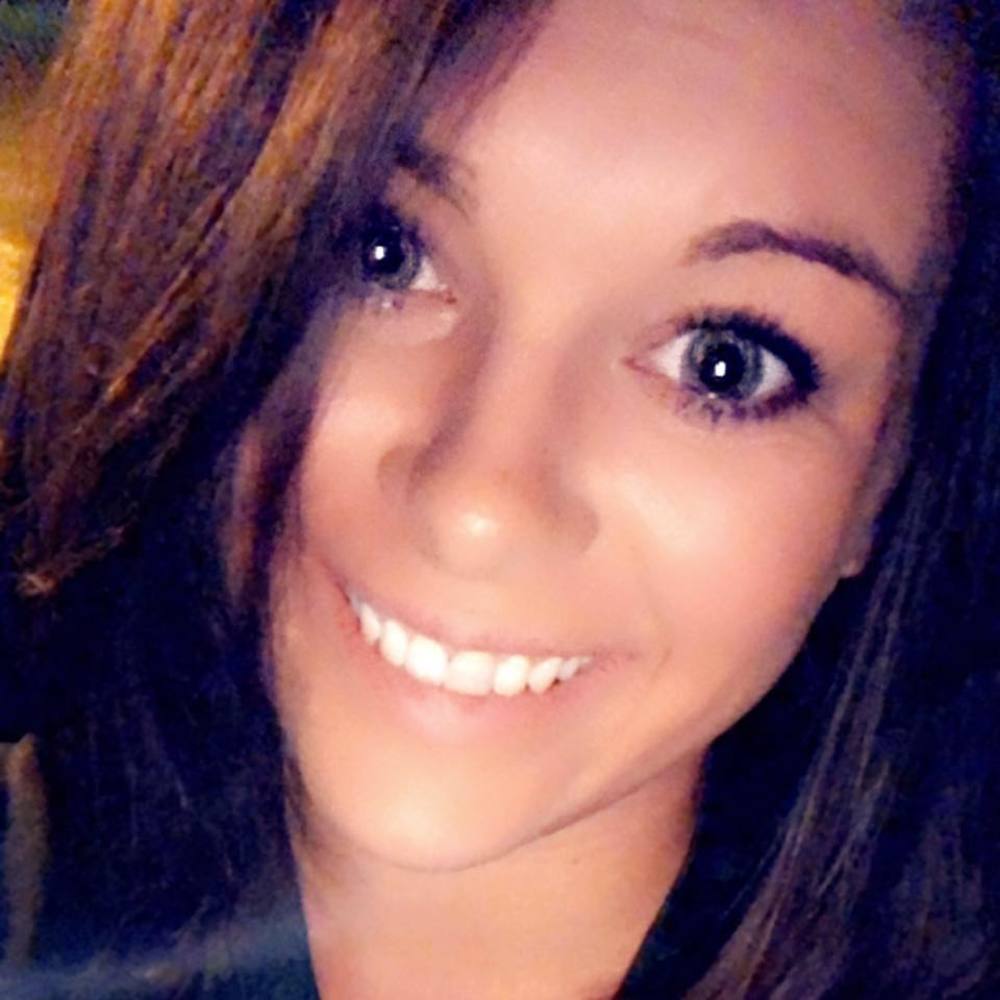 Meet your Posher, Courtnee